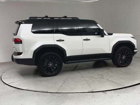 Used 2024 Lexus GX 550 AWD/4WD image 9
