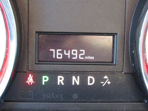 Used 2019 Dodge Grand Caravan SE w/ UConnect Hands-Free Group image 16