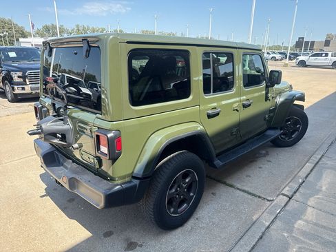 Used 2021 Jeep Wrangler Unlimited Sahara AWD/4WD image 6