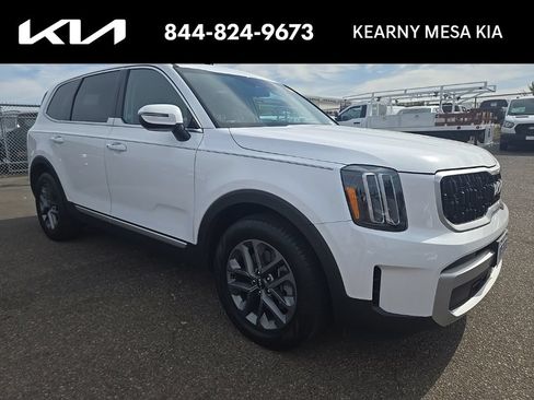 Certified 2024 Kia Telluride LX FWD image 1