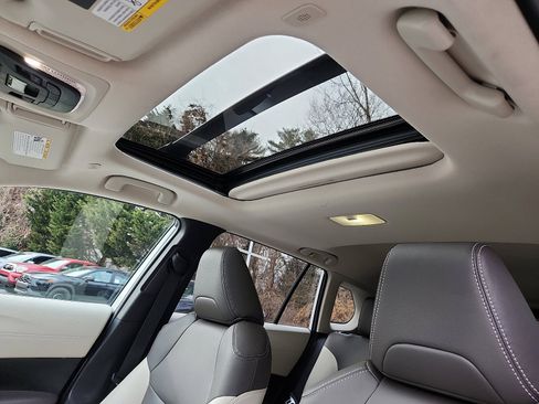 Certified 2023 Toyota Corolla Cross XLE image 15