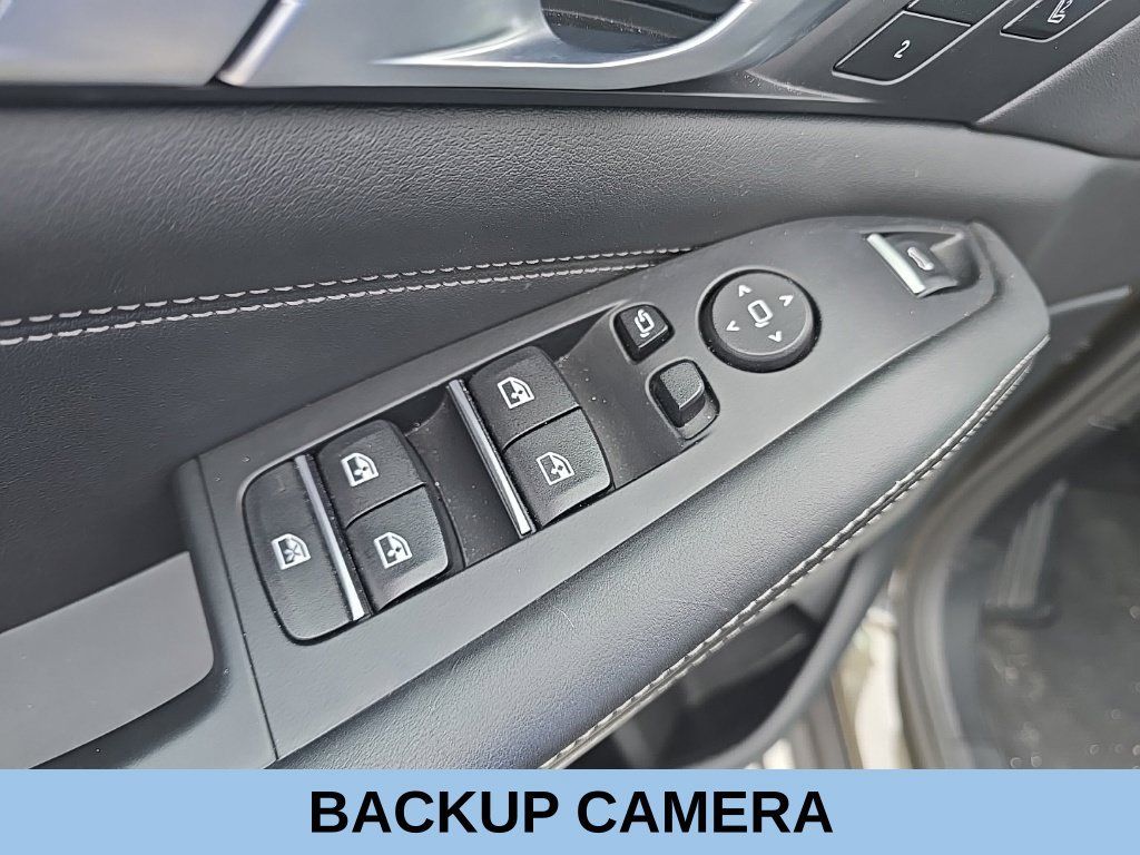 Used 2025 BMW X5 xDrive50e AWD/4WD image 7