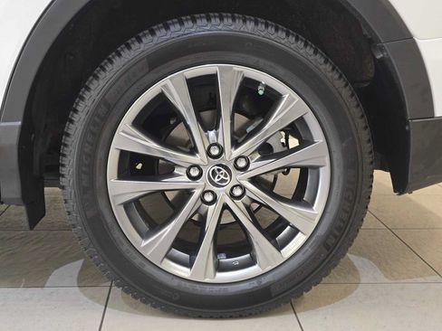 Used 2018 Toyota RAV4 Limited w/ Advanced Technology Package AWD/4WD image 8