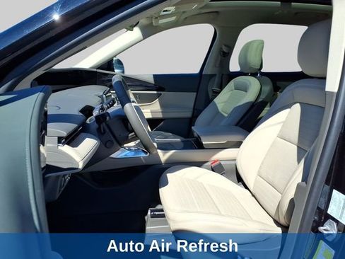 Used 2025 Lincoln Nautilus Reserve AWD/4WD image 8