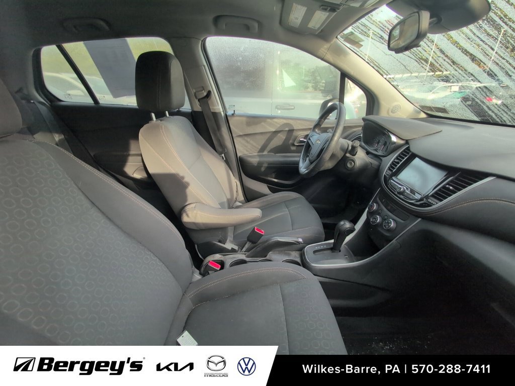 Used 2017 Chevrolet Trax LS AWD/4WD image 5