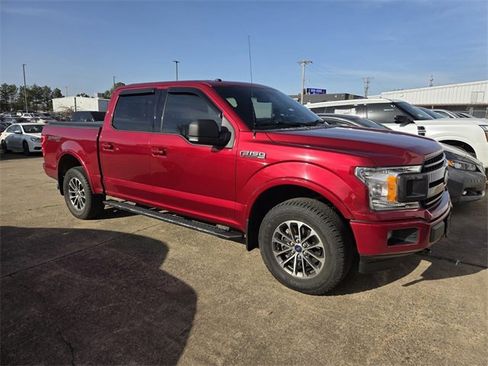 Used 2018 Ford F150 XLT w/ Equipment Group 302A Luxury image 2