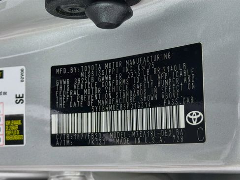 Used 2025 Toyota Corolla LE FWD image 12