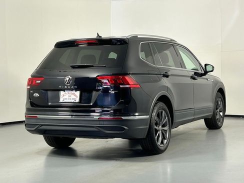Used 2023 Volkswagen Tiguan SE w/ Panoramic Sunroof Package AWD/4WD image 7