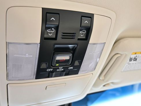 Used 2023 Lexus GX 460 Premium image 32