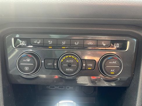 Used 2020 Volkswagen Tiguan SEL AWD/4WD image 17