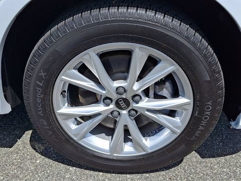 Certified 2023 Audi Q3 2.0T Premium w/ Convenience Package AWD/4WD image 8