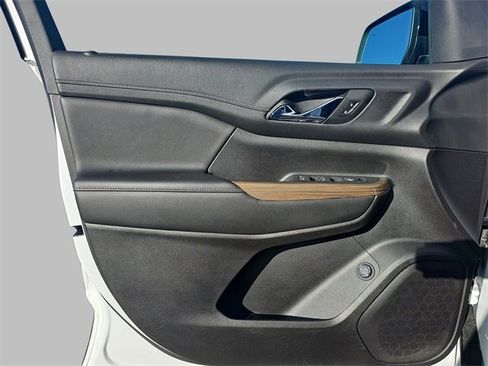 Certified 2023 GMC Acadia SLE w/ Driver Convenience Package image 27