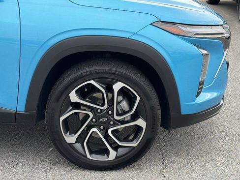 Used 2025 Chevrolet Trax RS w/ Driver Confidence Package image 38