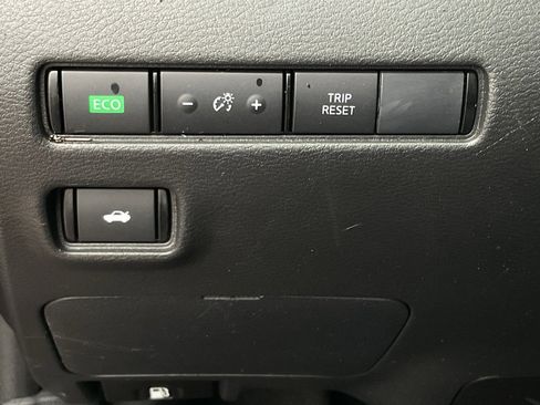 Used 2025 Nissan Sentra SV image 24