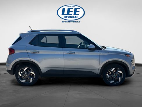 New 2026 Hyundai Venue SEL FWD image 2