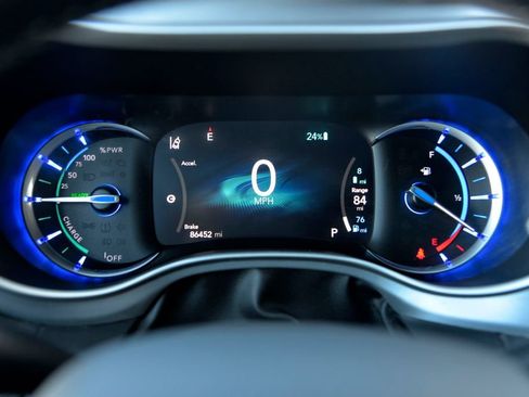 Used 2021 Chrysler Pacifica Touring w/ S Appearance Package image 21