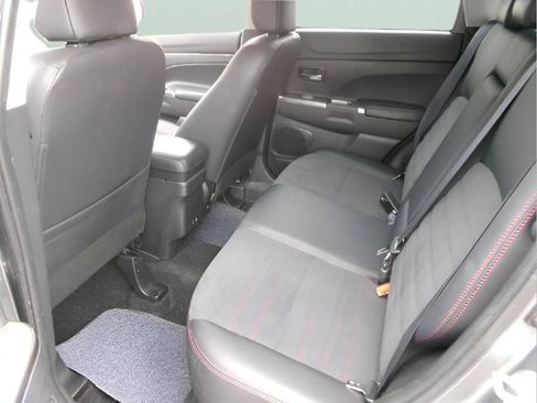 Used 2025 Mitsubishi Outlander Sport ES AWD/4WD image 9