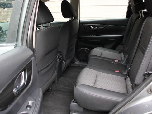 Used 2017 Nissan Rogue S AWD/4WD image 16
