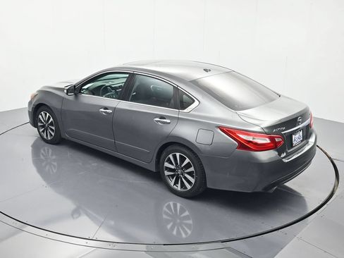 Used 2016 Nissan Altima 2.5 SL w/ 2.5 Technology w/LED Package FWD image 36
