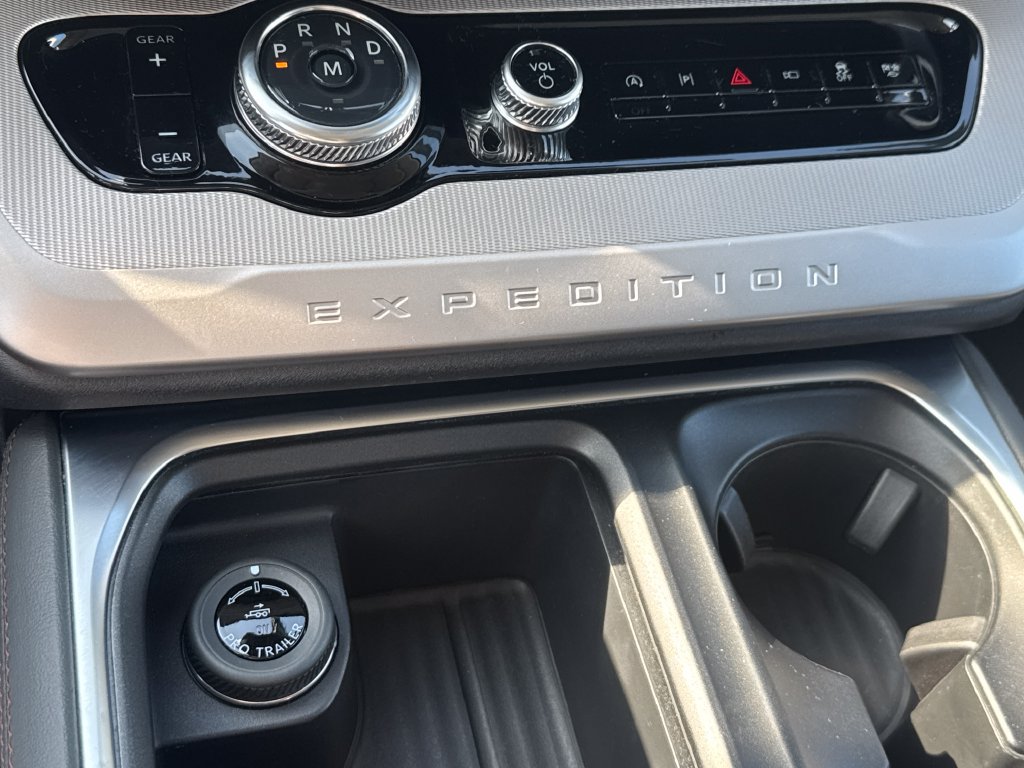 Used 2025 Ford Expedition Max Active RWD image 23