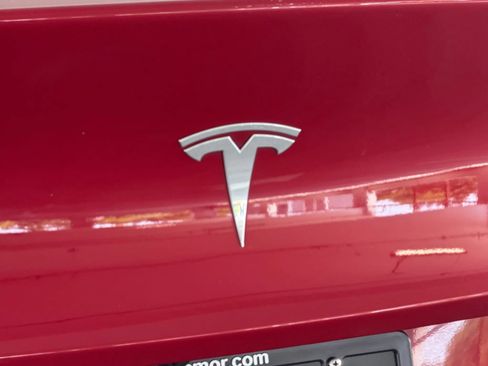 Used 2022 Tesla Model Y Long Range AWD/4WD image 10