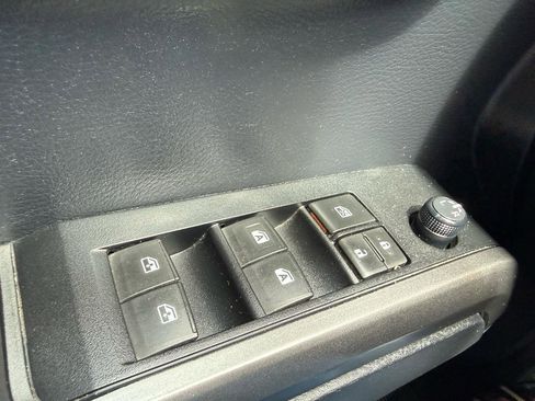 Used 2019 Toyota Tacoma TRD Sport w/ Technology Package RWD image 29