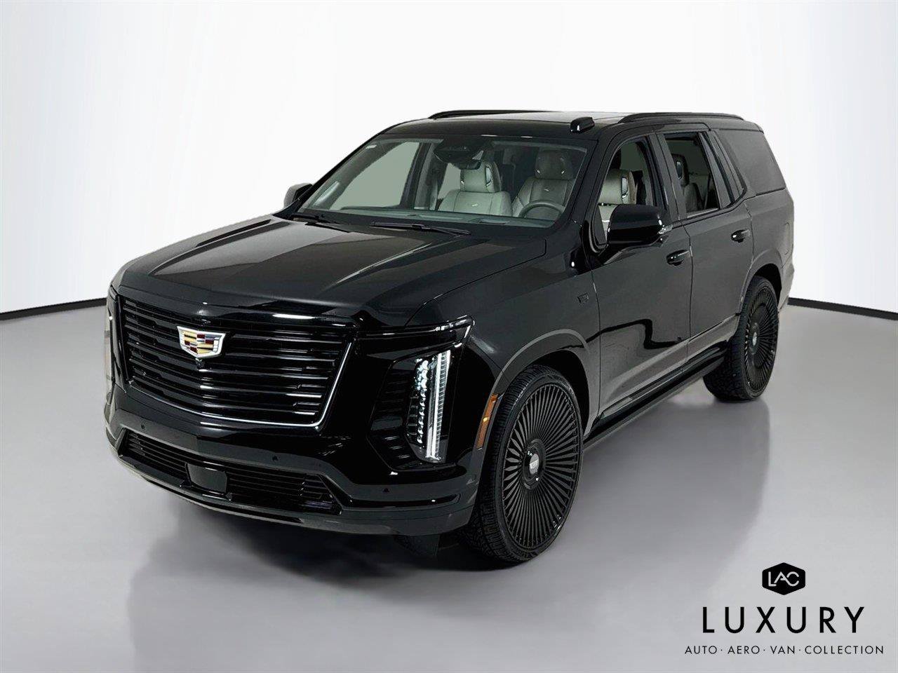 Used 2025 Cadillac Escalade Premium Luxury Platinum AWD/4WD image 3