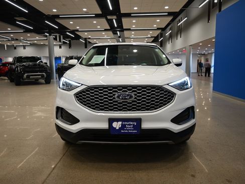 Certified 2023 Ford Edge SEL image 3