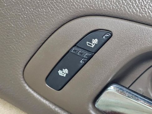 Used 2011 Chevrolet Tahoe LT w/ Luxury Package RWD image 11