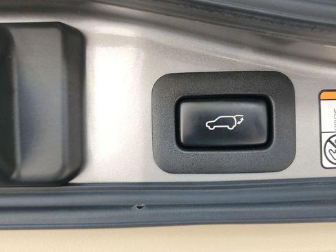 Used 2019 Lexus LX 570 4WD w/ Luxury Package image 28