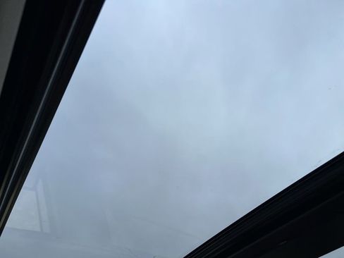 Used 2019 Toyota RAV4 Limited image 19