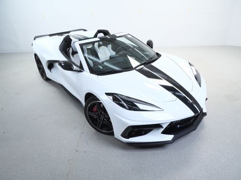 Used 2022 Chevrolet Corvette Stingray Preferred Conv w/ Z51 Performance Package RWD image 4
