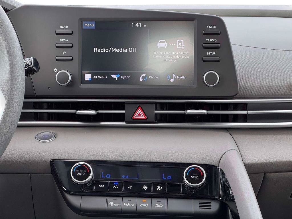 Used 2026 Hyundai Elantra Hybrid FWD image 19