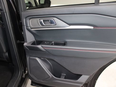 Used 2025 Ford Explorer ST-Line AWD/4WD image 28