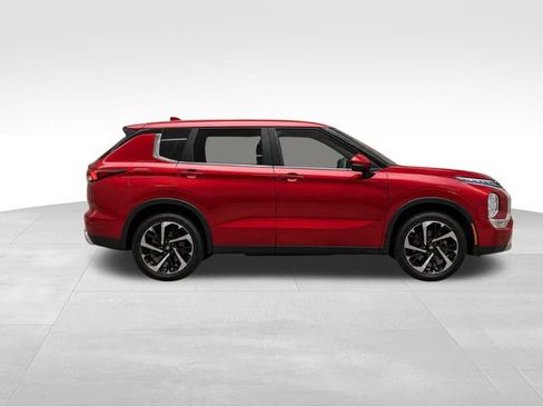 Used 2023 Mitsubishi Outlander SE FWD image 8