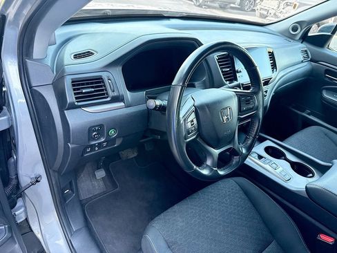 Used 2024 Honda Ridgeline Sport image 10
