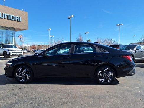 Used 2024 Hyundai Elantra SEL w/ Convenience Package image 6