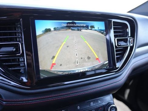 Used 2024 Dodge Durango GT RWD image 25