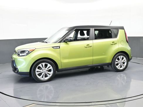 Used 2016 Kia Soul + image 2