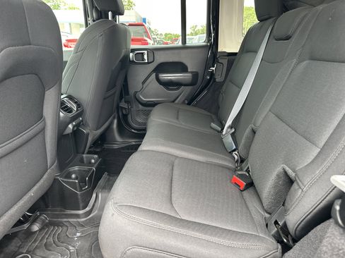 Used 2023 Jeep Wrangler Unlimited Sport AWD/4WD image 21