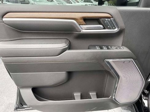 Certified 2024 Chevrolet Silverado 2500 High Country w/ High Country Premium Package AWD/4WD image 16
