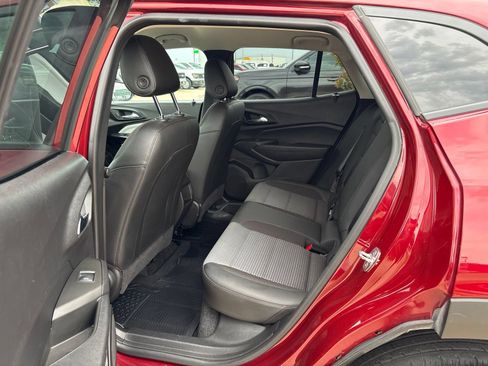 Used 2024 Chevrolet Trax LT w/ Driver Confidence Package FWD image 13
