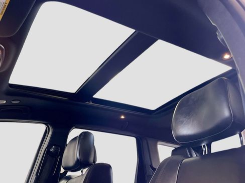 Used 2020 Jeep Grand Cherokee Limited w/ Luxury Group II image 22