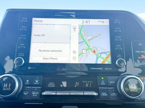 Used 2021 Toyota Highlander XLE image 26