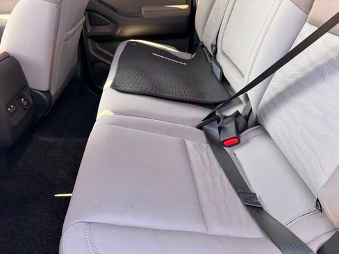 Certified 2022 Nissan Frontier SV RWD image 16