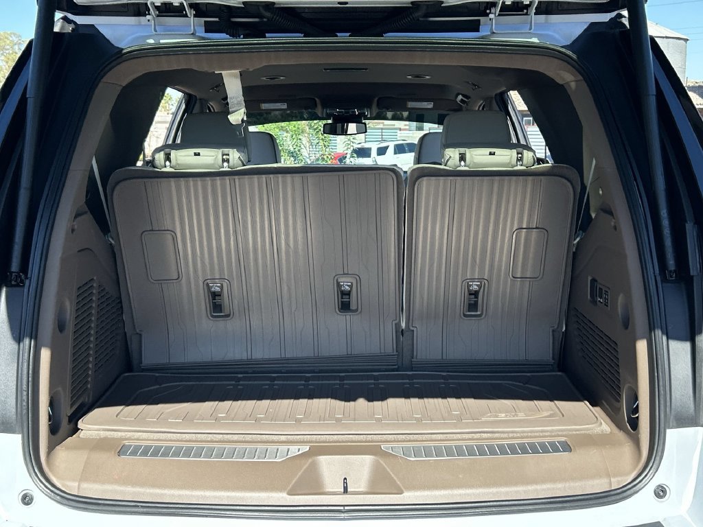 Used 2026 GMC Yukon Denali w/ LPO, Floor Liner Package AWD/4WD image 26