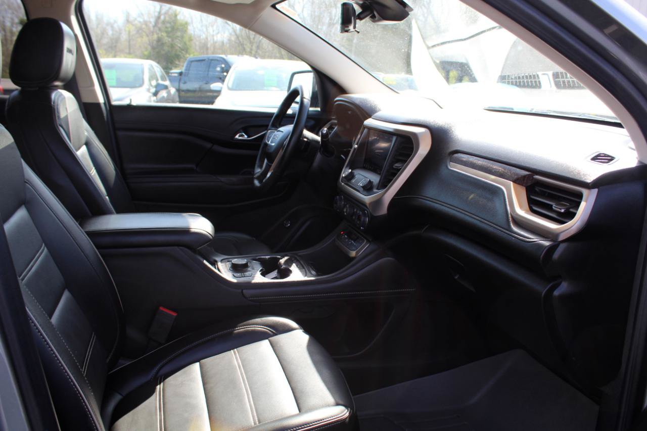 Used 2023 GMC Acadia Denali w/ Denali Ultimate Package AWD/4WD image 11