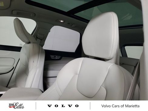 Certified 2026 Volvo XC60 B5 Ultra w/ Protection Package Premier image 24