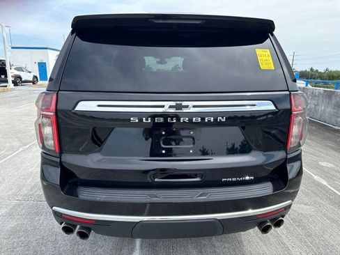 Used 2021 Chevrolet Suburban Premier w/ Premium Package RWD image 18