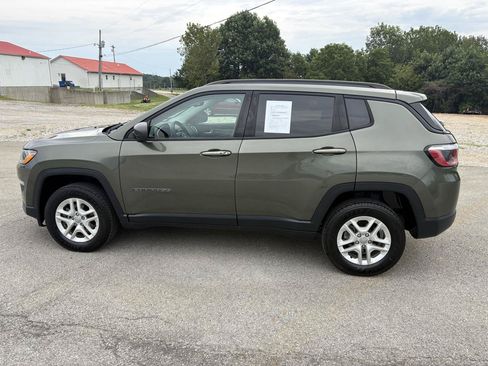 Used 2018 Jeep Compass Sport w/ Tech Group AWD/4WD image 6